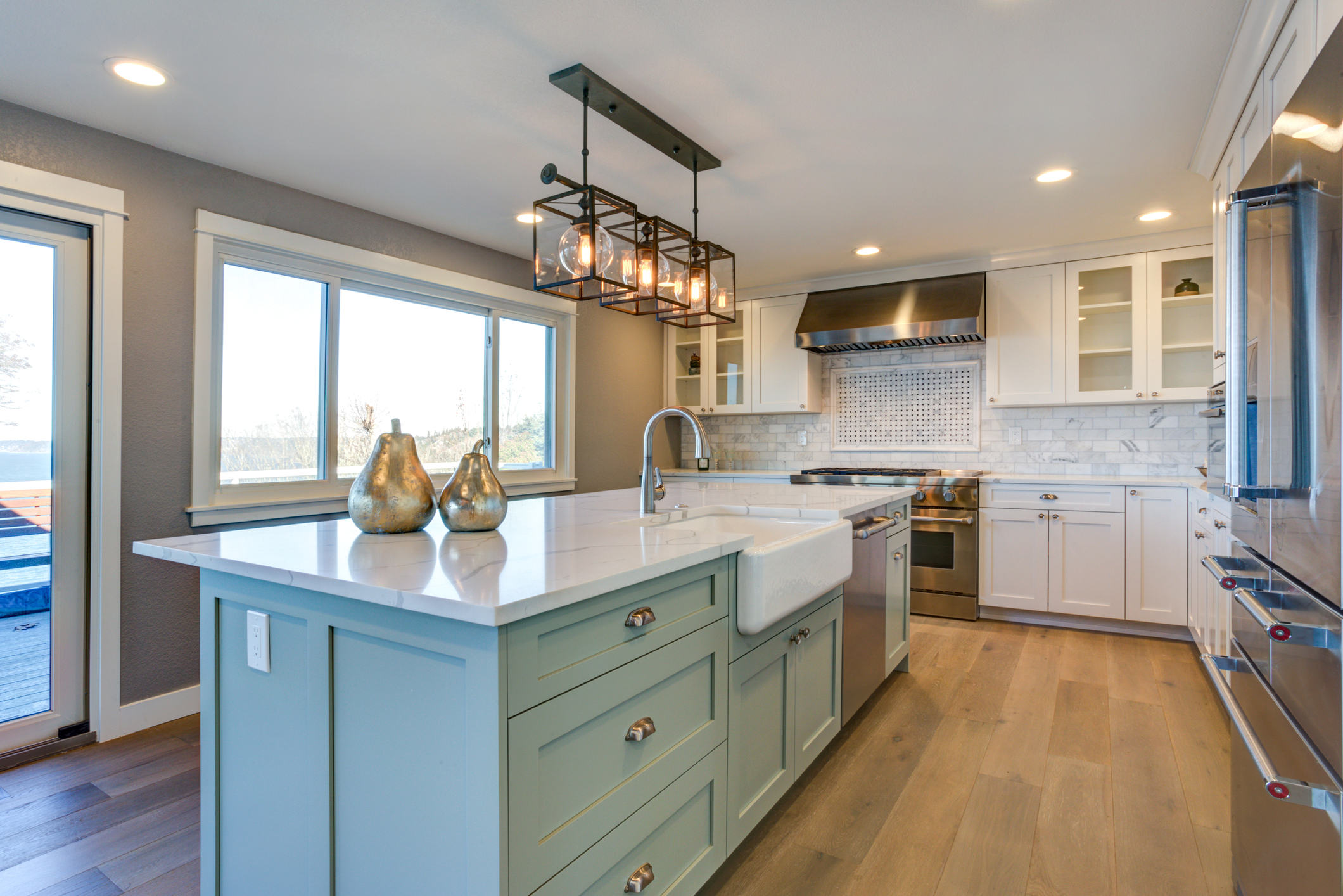 Clean Farmhouse Kitchen